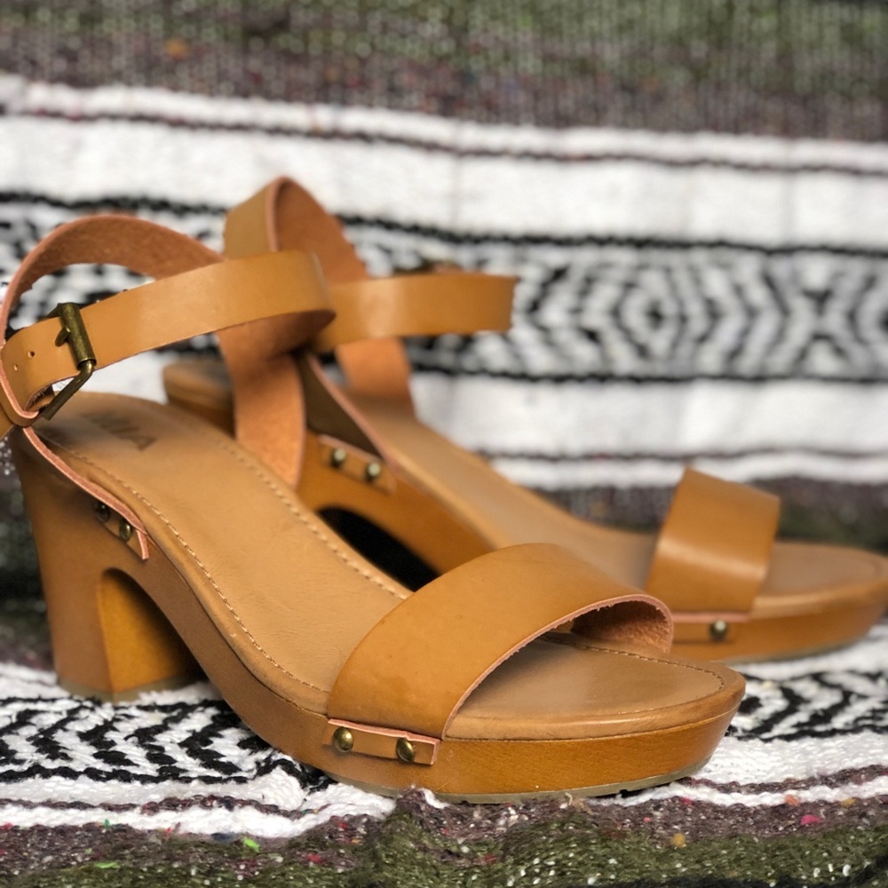 MIA Manuela Sandals